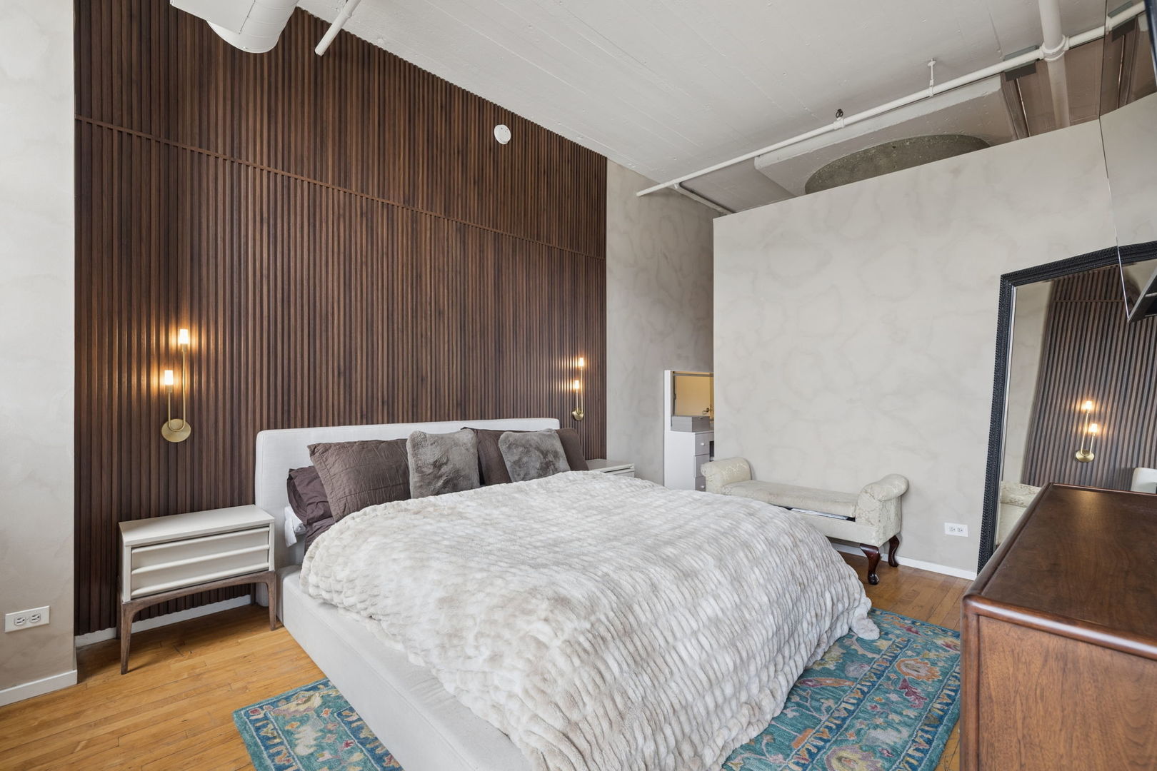 728 W Jackson Boulevard #302, Chicago, IL 60661