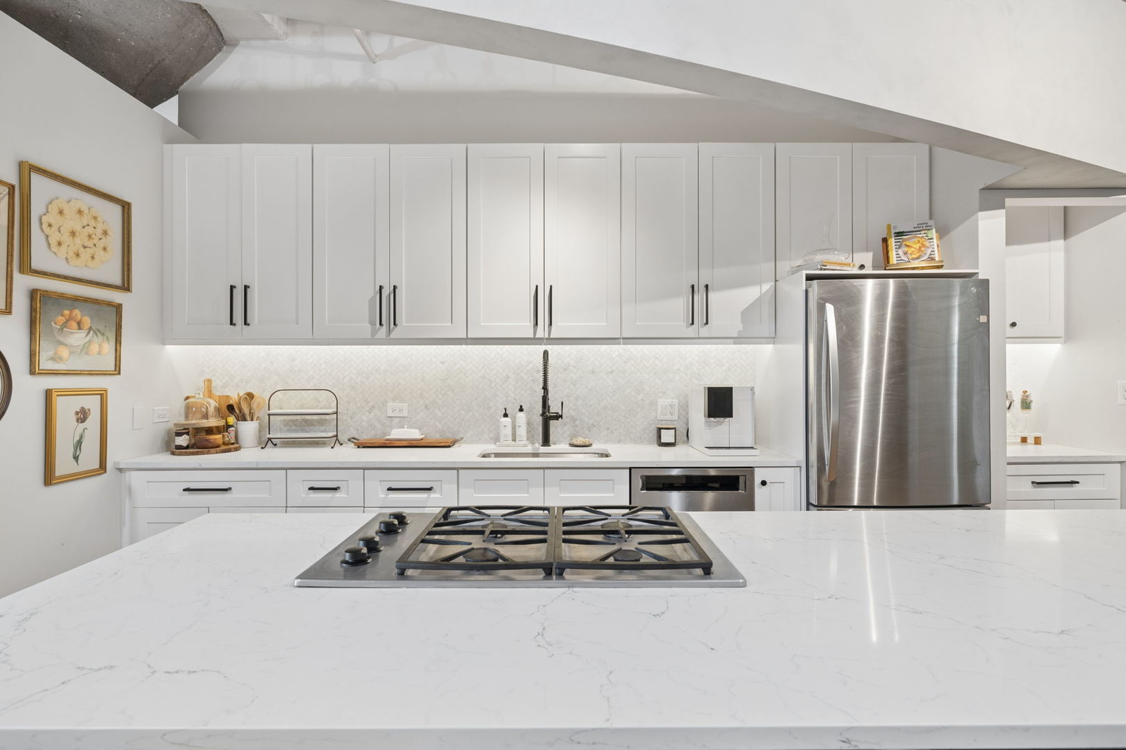 728 W Jackson Boulevard #302, Chicago, IL 60661
