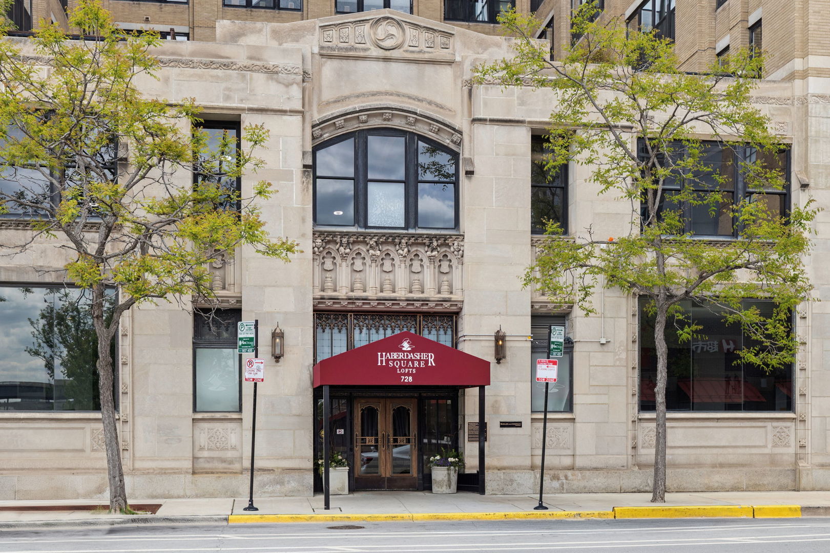 728 W Jackson Boulevard #302, Chicago, IL 60661