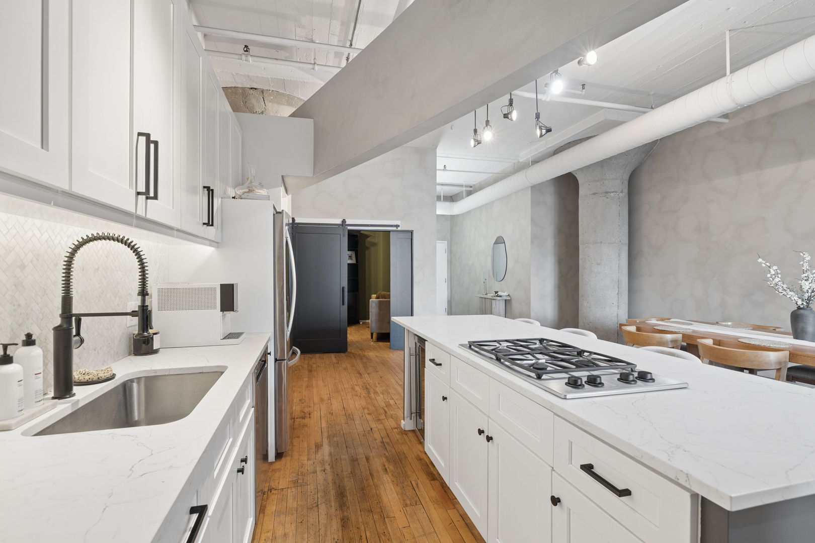728 W Jackson Boulevard #302, Chicago, IL 60661