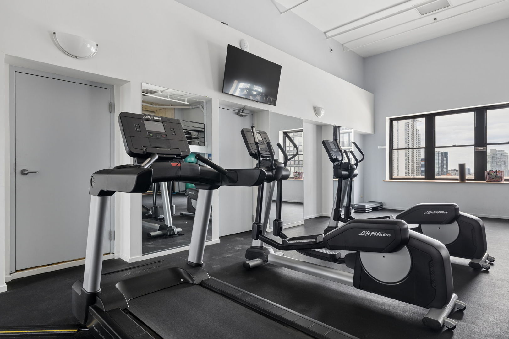 728 W Jackson Boulevard #302, Chicago, IL 60661