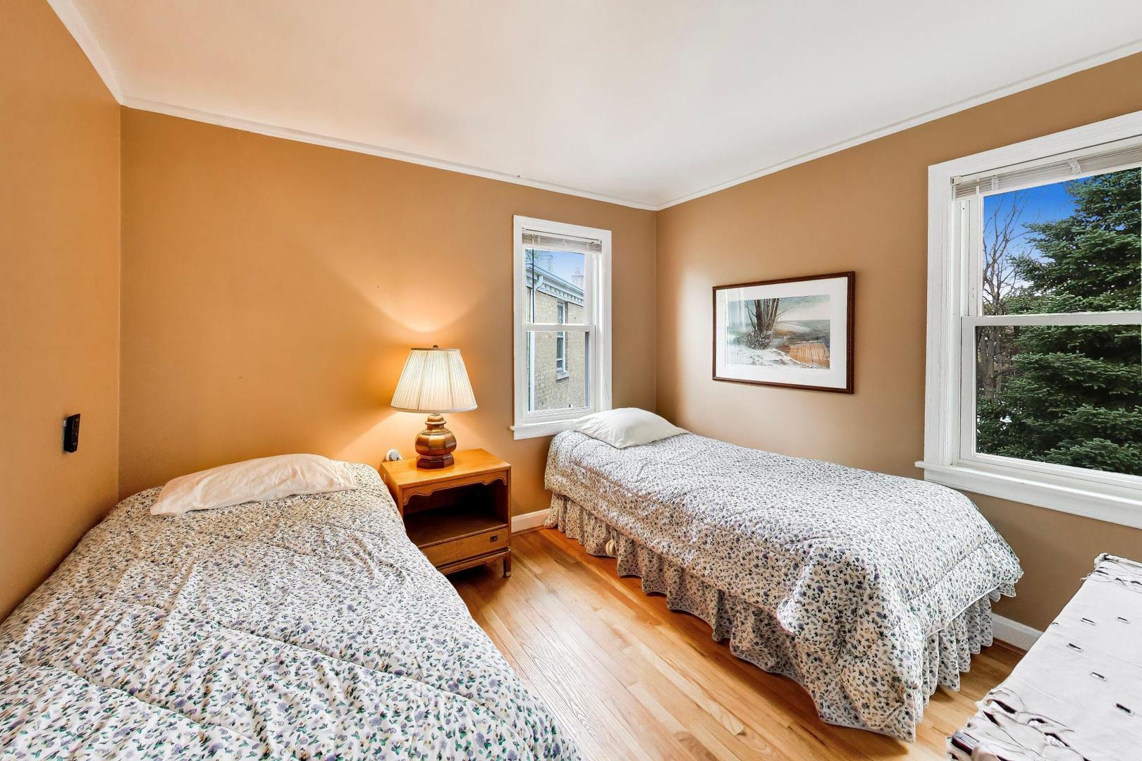 6436 N Oketo Avenue, Chicago, IL 60631