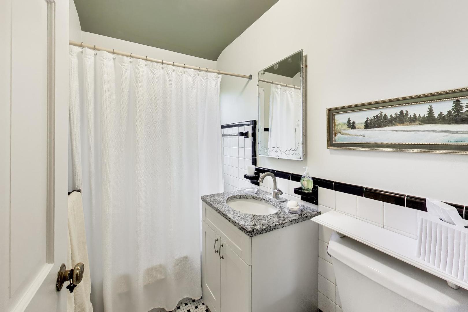 6436 N Oketo Avenue, Chicago, IL 60631