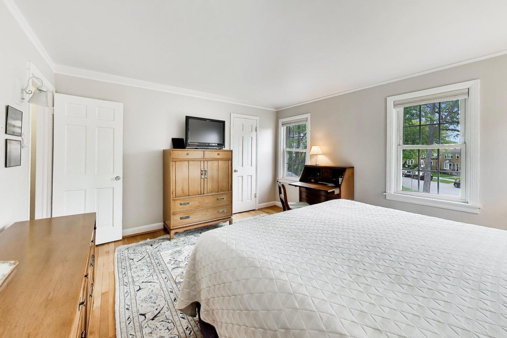 6436 N Oketo Avenue, Chicago, IL 60631