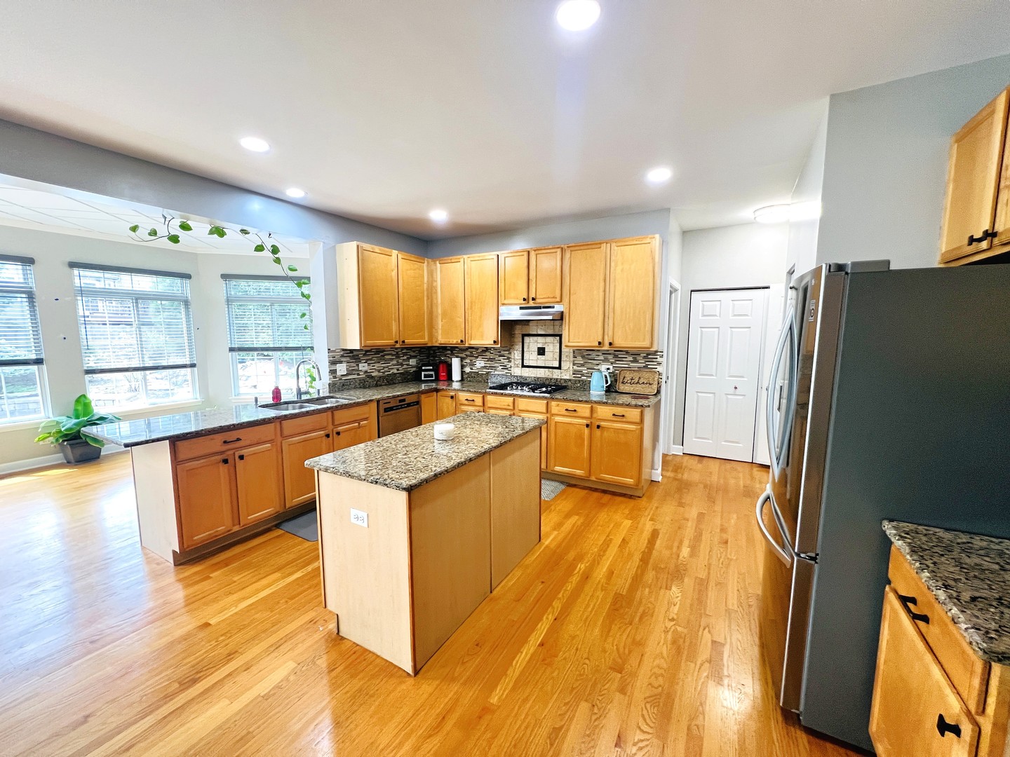 416 PTARMIGAN Place, Lindenhurst, IL 60046