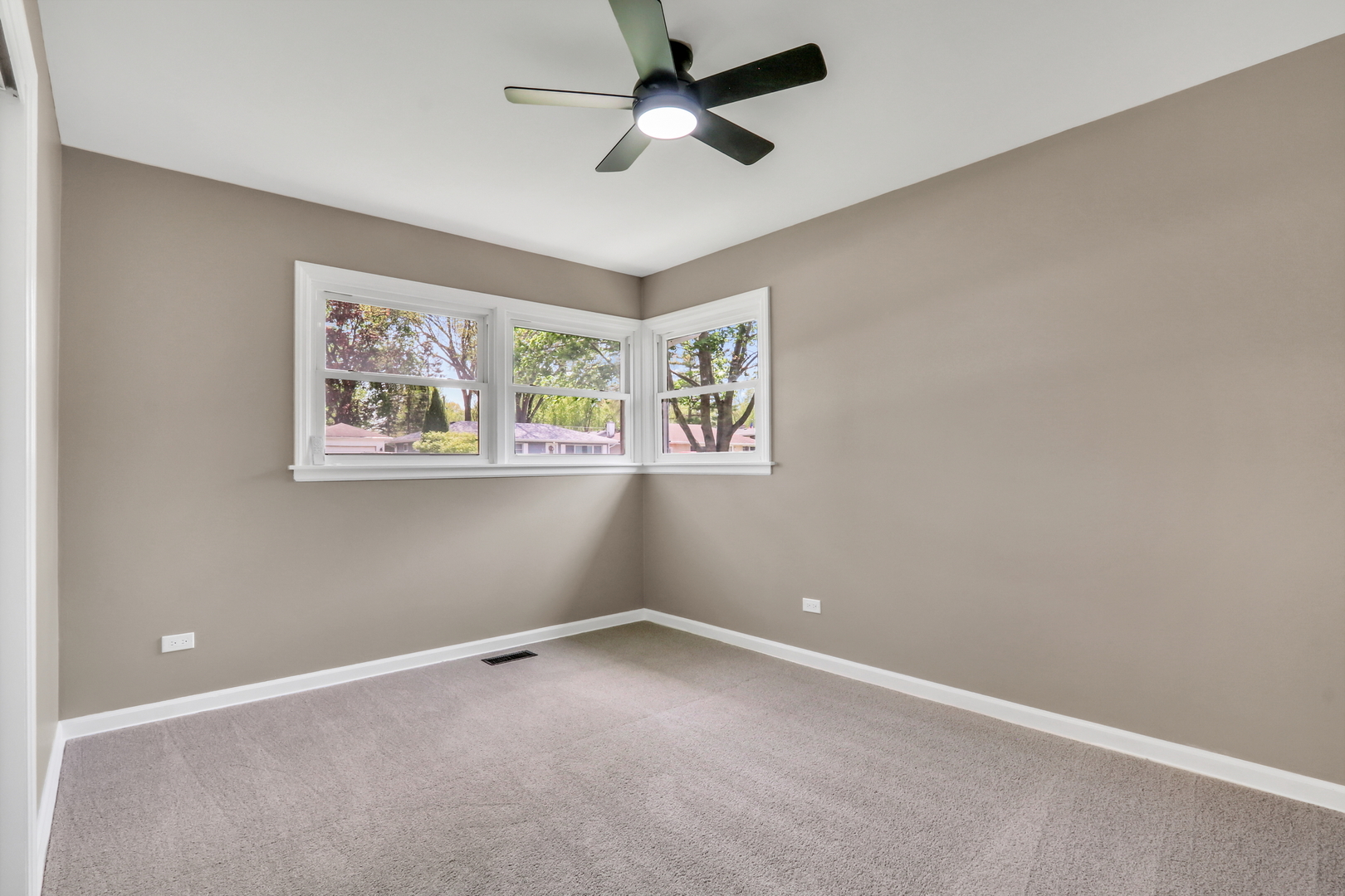 262 Normandy Lane, Grayslake, IL 60030