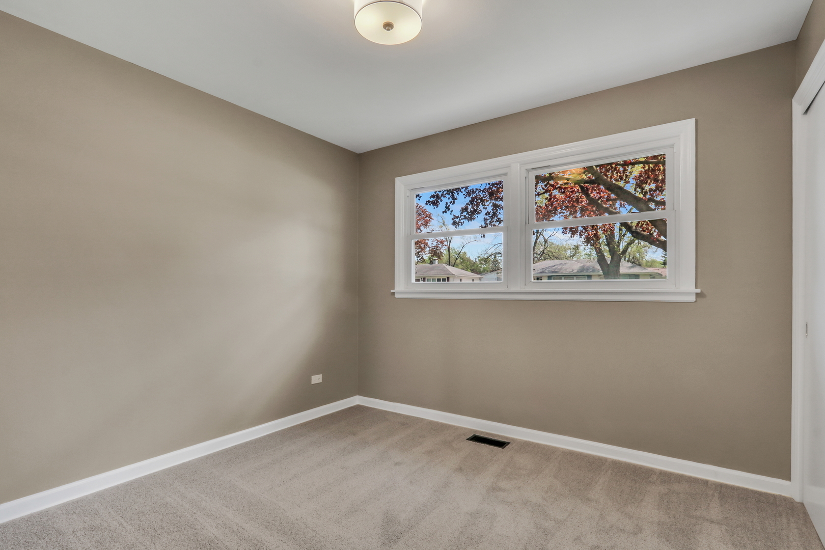 262 Normandy Lane, Grayslake, IL 60030