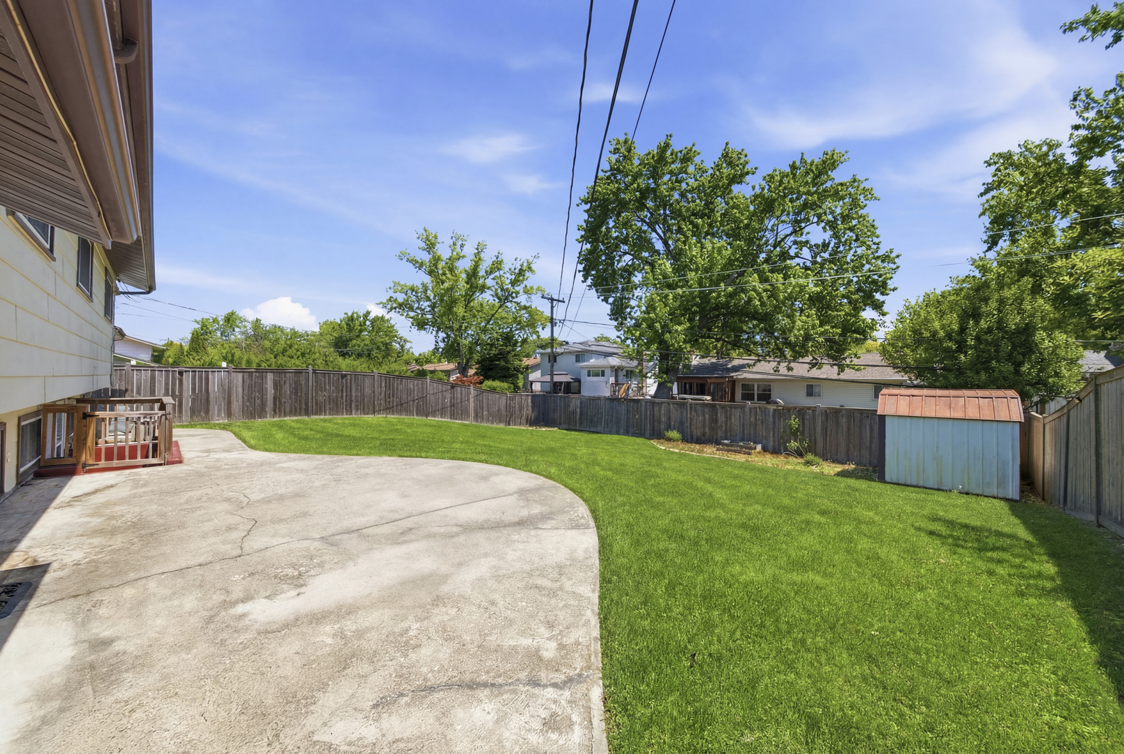 1073 S Finley Road, Lombard, IL 60148