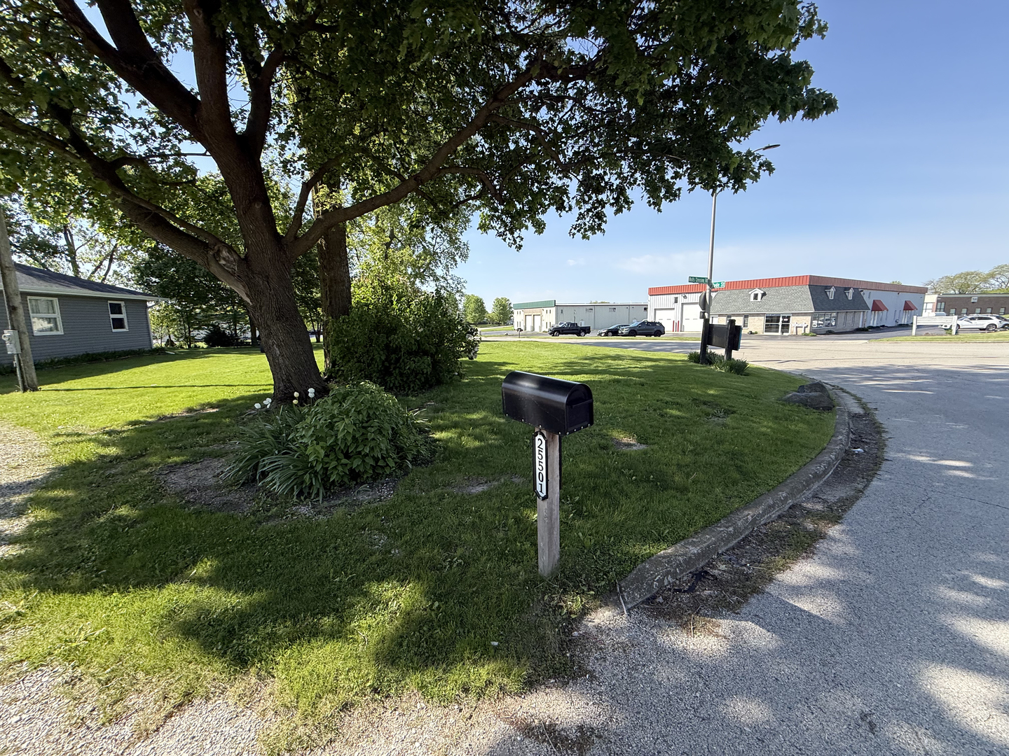 25501 W Wolfs Crossing Road, Plainfield, IL 60585