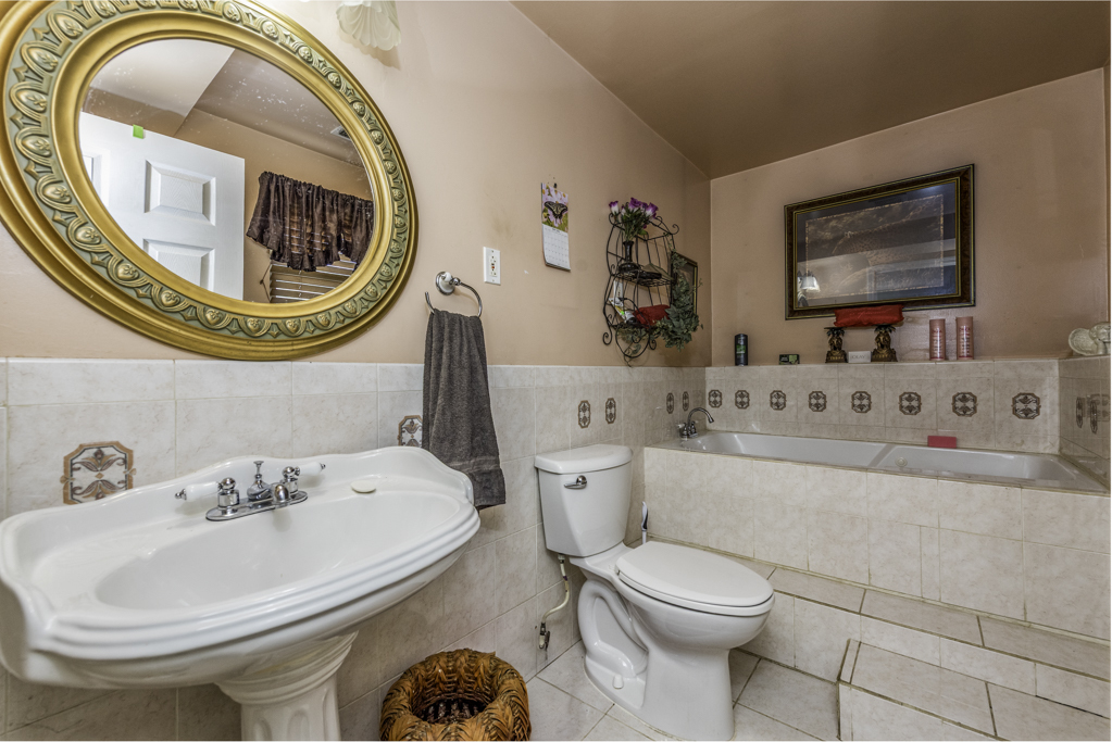 4217 Jay Drive, Zion, IL 60099