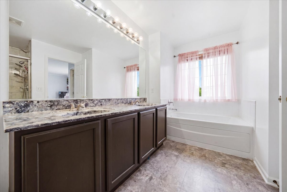 3800 Thoroughbred Lane, Joliet, IL 60435