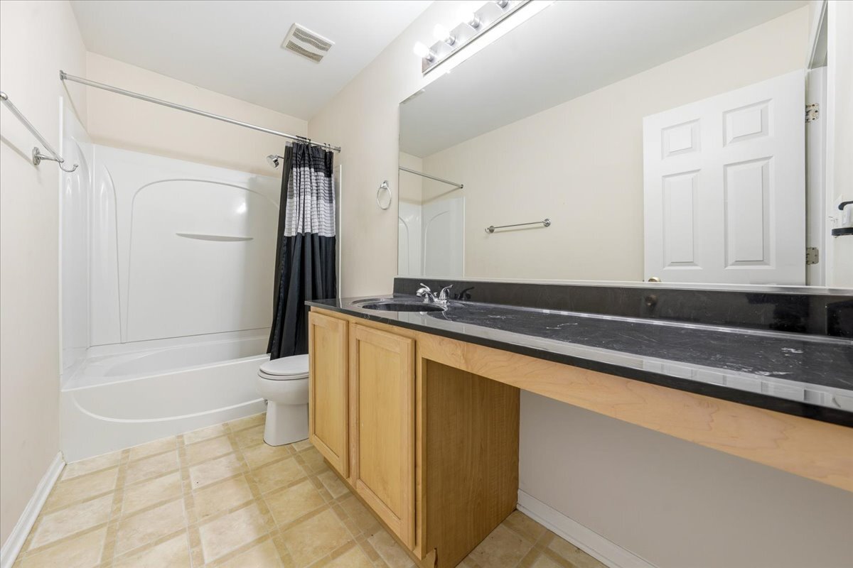 3800 Thoroughbred Lane, Joliet, IL 60435