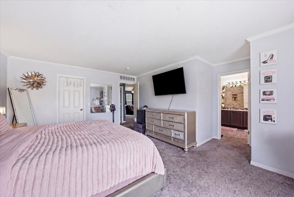 3800 Thoroughbred Lane, Joliet, IL 60435