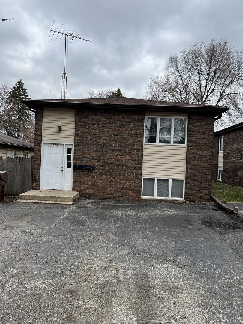 1809 E Washington Street #2, Joliet, IL 60433