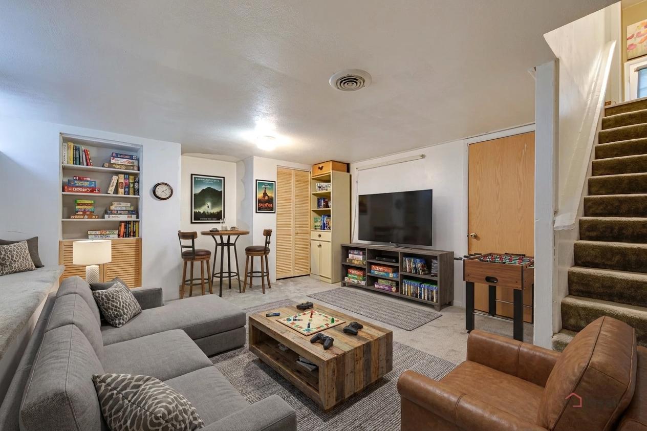 32 N Albert Street, Mount Prospect, IL 60056