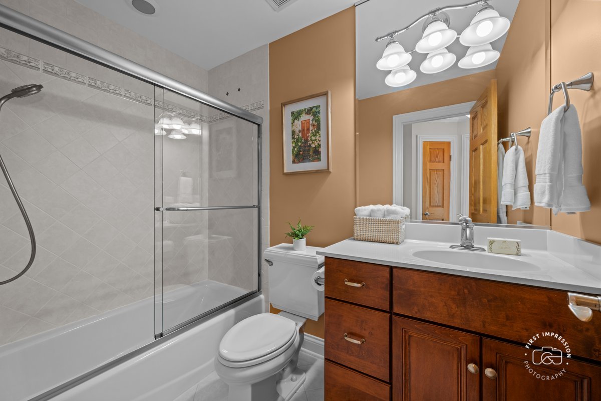 1127 Gilbert Avenue #1127, Downers Grove, IL 60515