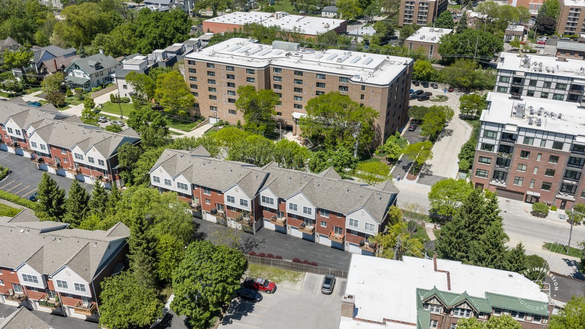 1127 Gilbert Avenue #1127, Downers Grove, IL 60515