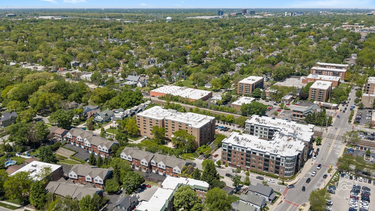 1127 Gilbert Avenue #1127, Downers Grove, IL 60515