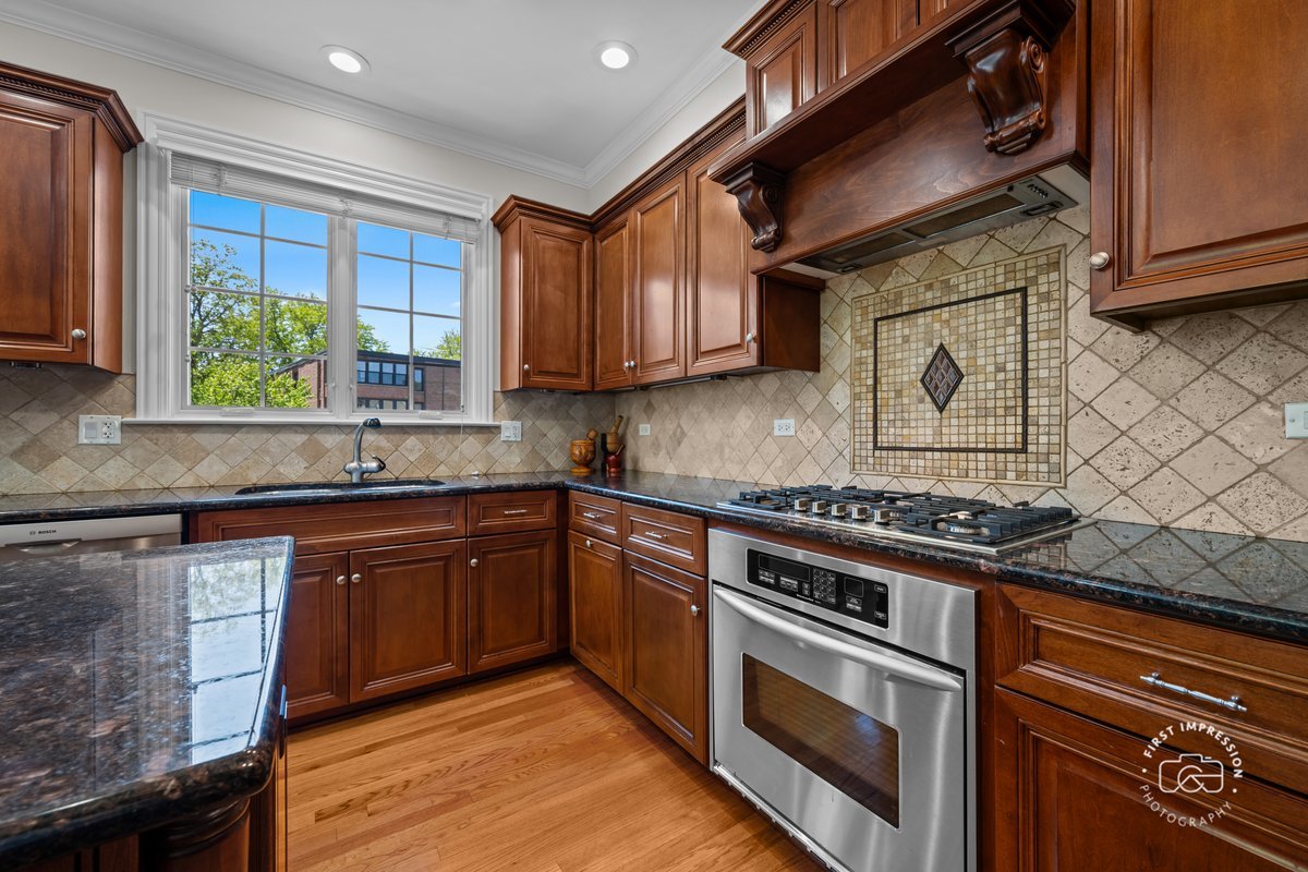 1127 Gilbert Avenue #1127, Downers Grove, IL 60515