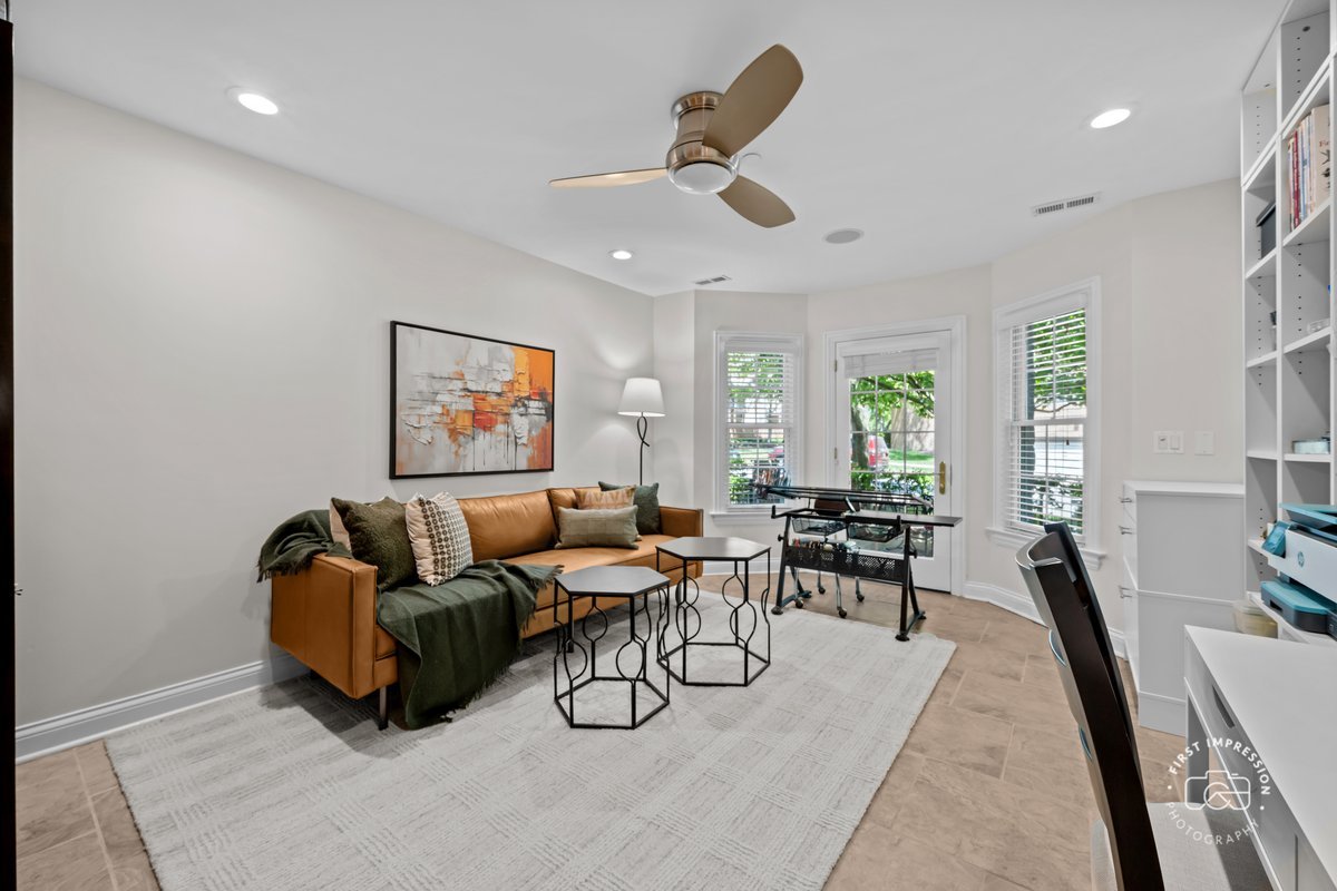 1127 Gilbert Avenue #1127, Downers Grove, IL 60515
