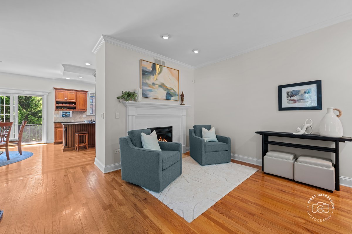 1127 Gilbert Avenue #1127, Downers Grove, IL 60515
