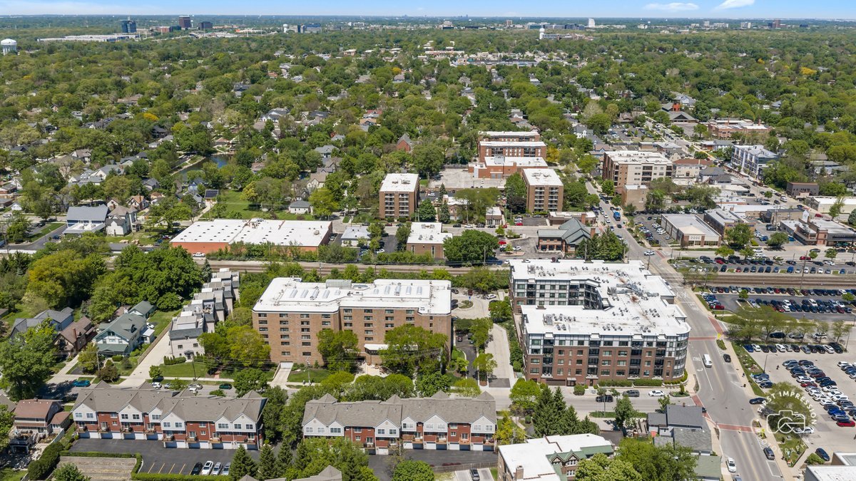 1127 Gilbert Avenue #1127, Downers Grove, IL 60515