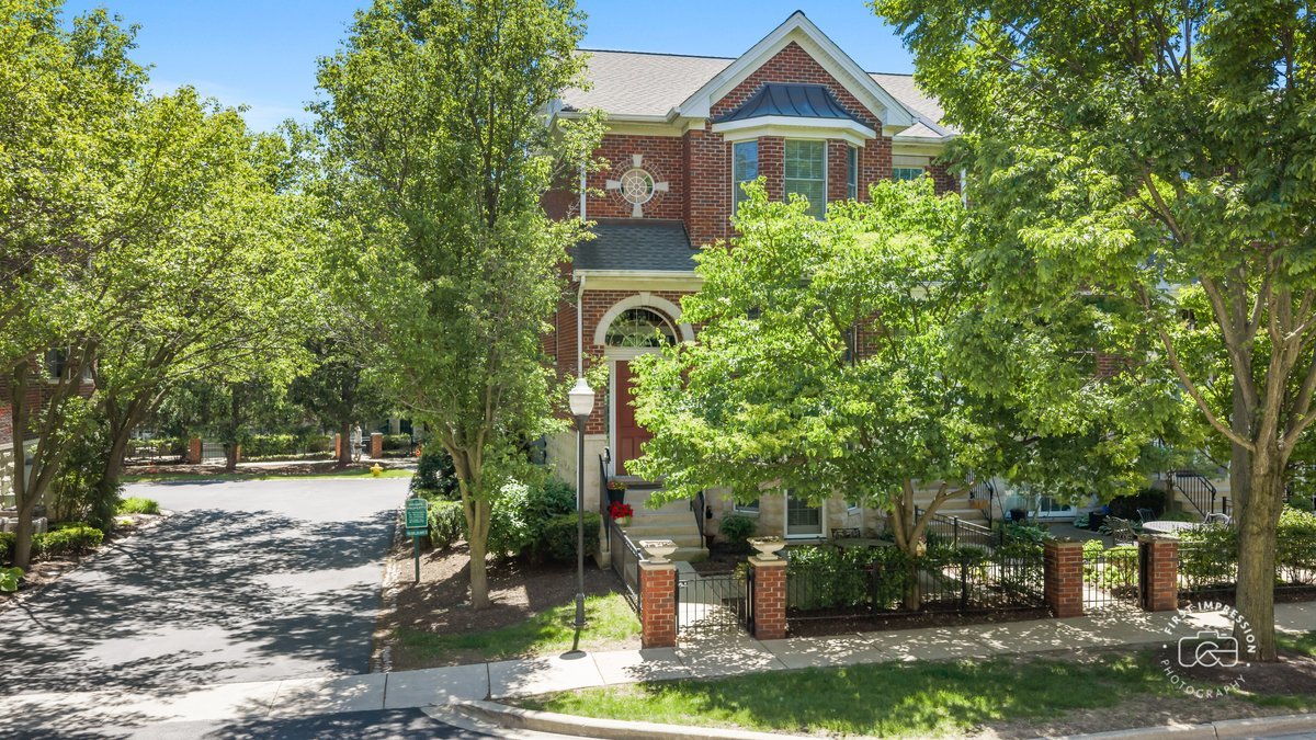 1127 Gilbert Avenue #1127, Downers Grove, IL 60515