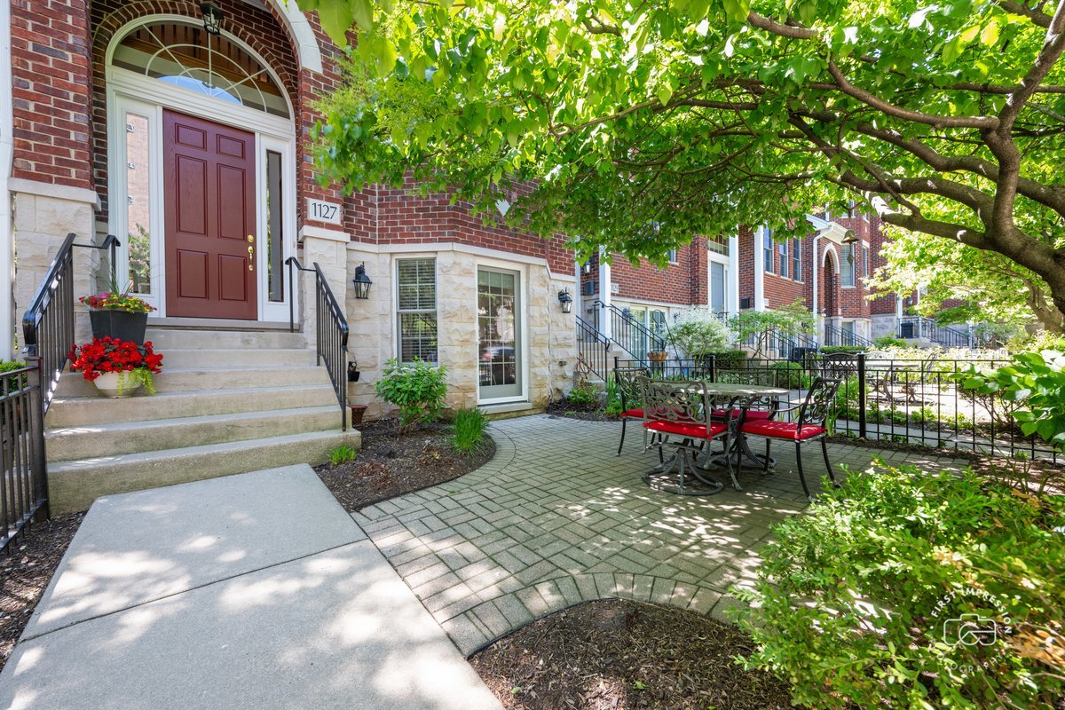 1127 Gilbert Avenue #1127, Downers Grove, IL 60515
