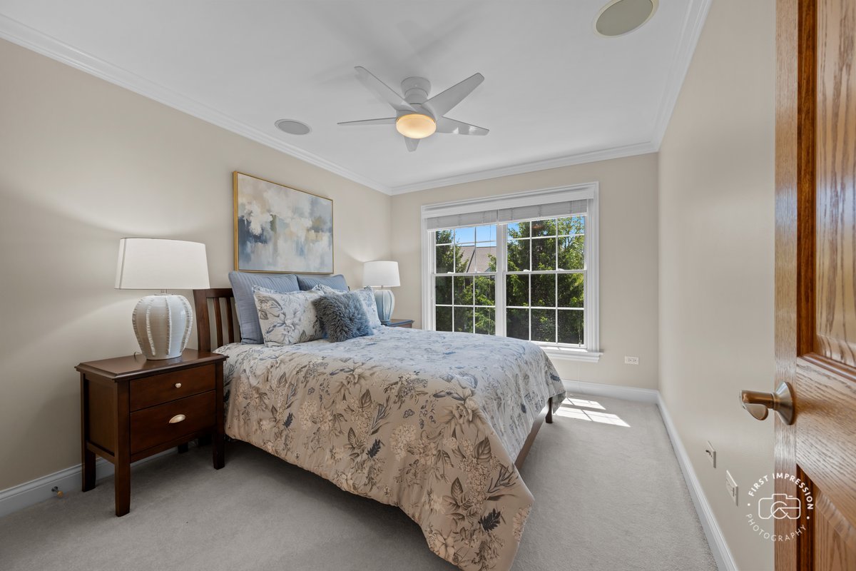 1127 Gilbert Avenue #1127, Downers Grove, IL 60515