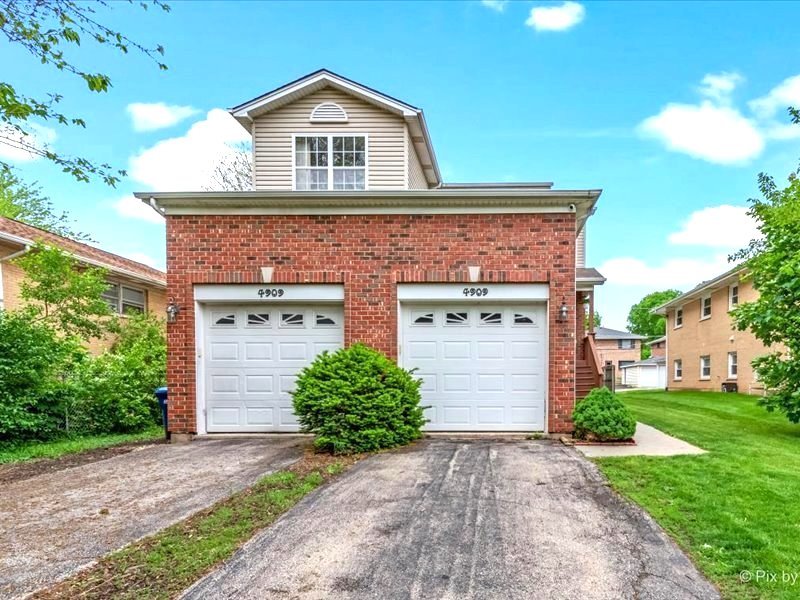 4909 Spencer Avenue #A, Lisle, IL 60532