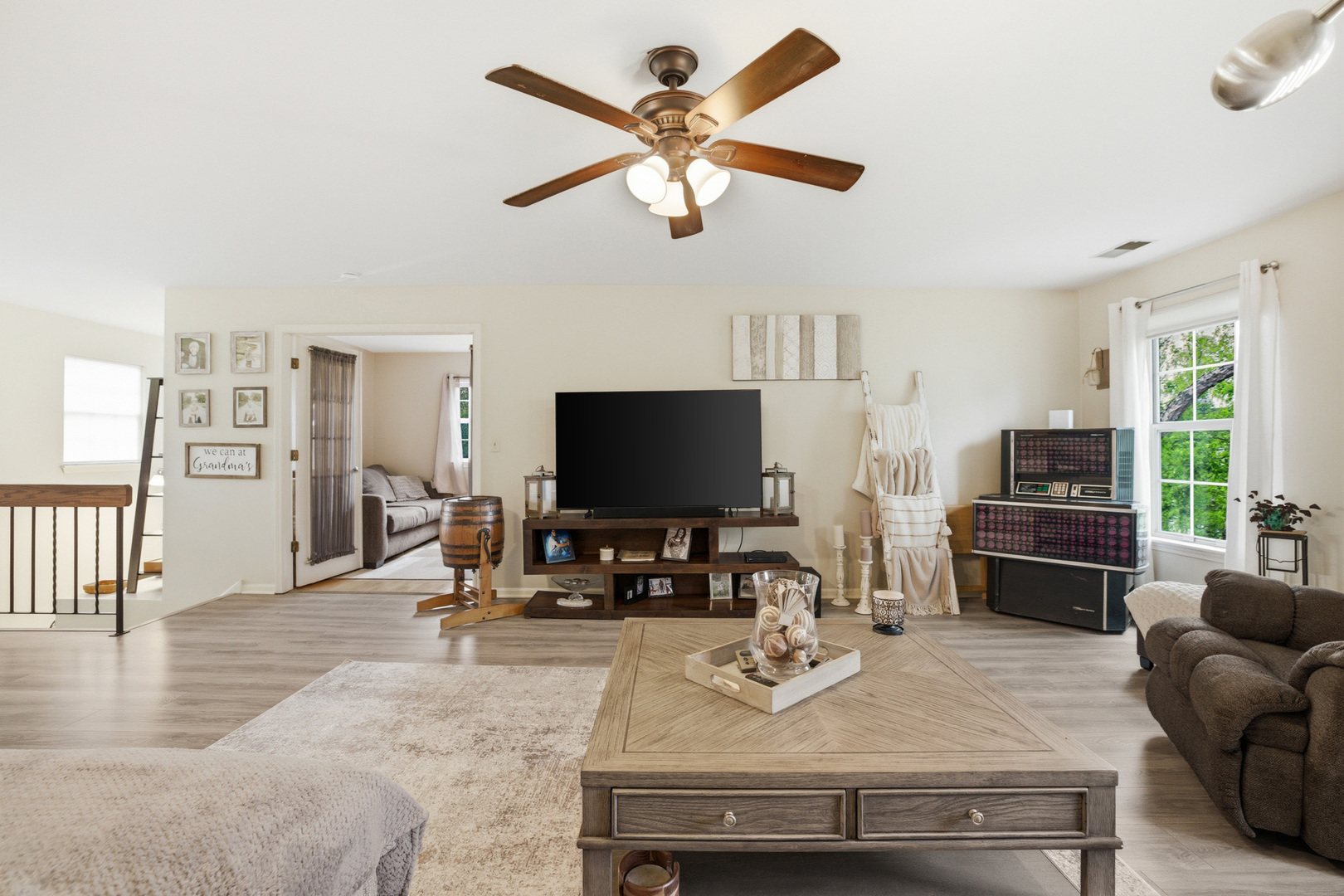 1441 GREENS Court #B, Glendale Heights, IL 60139