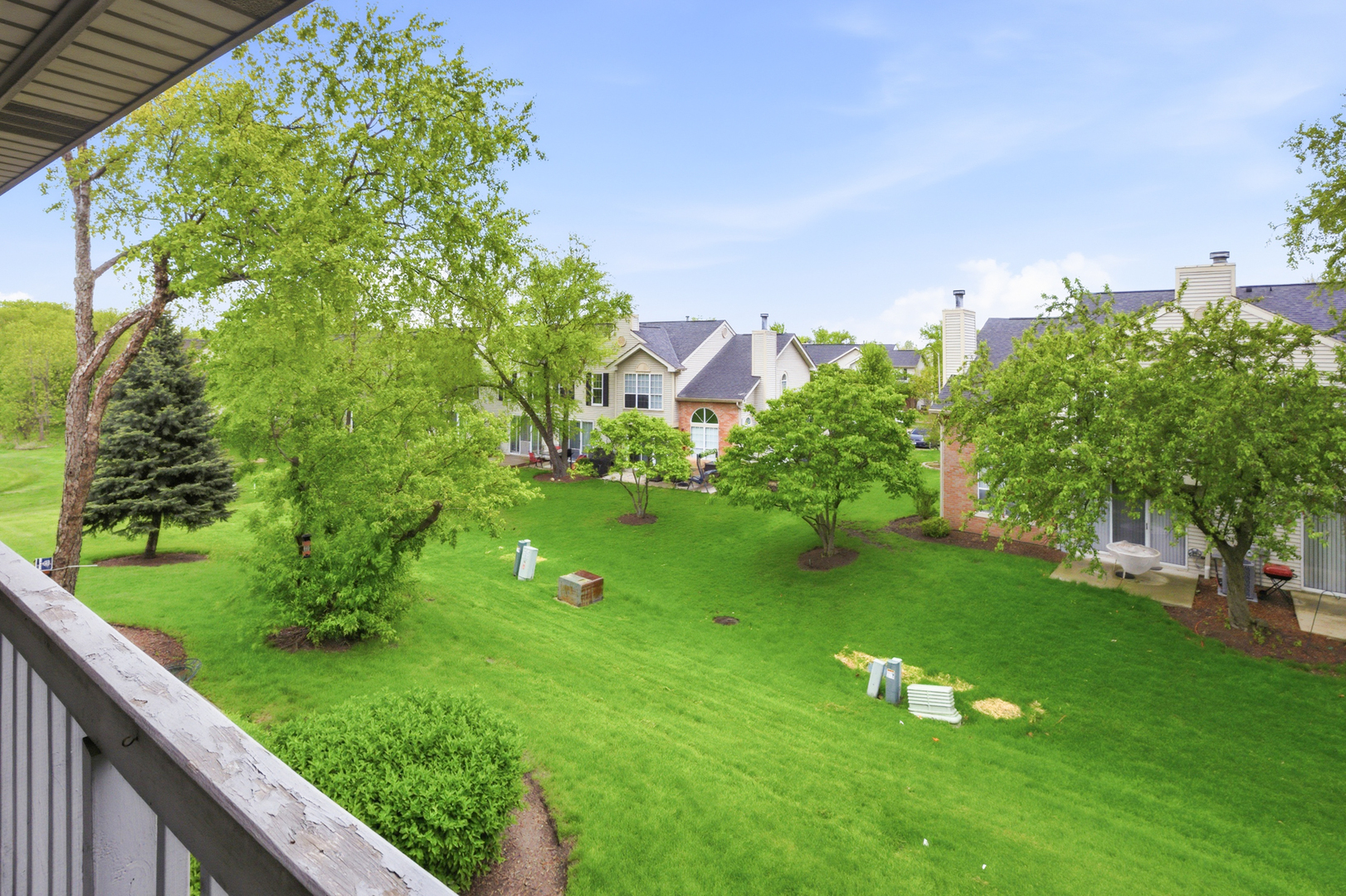 1441 GREENS Court #B, Glendale Heights, IL 60139