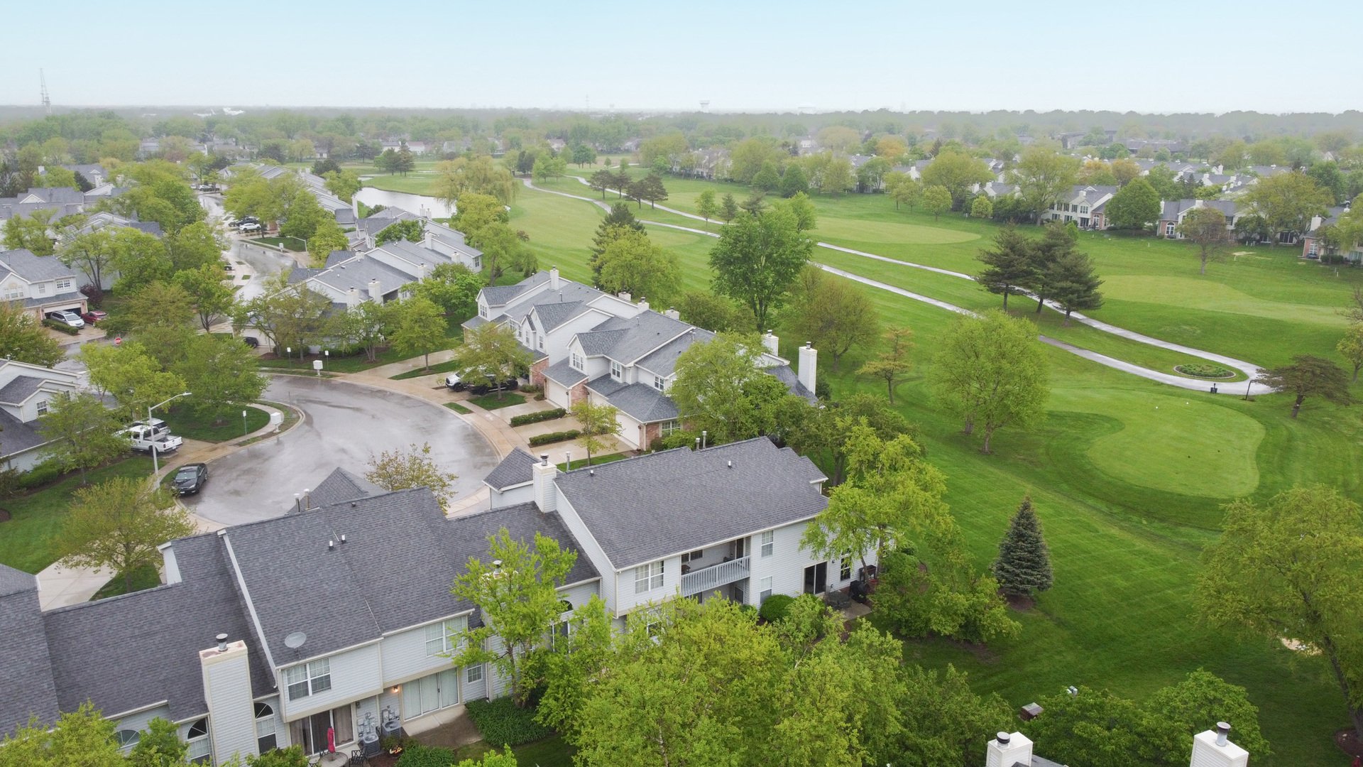 1441 GREENS Court #B, Glendale Heights, IL 60139