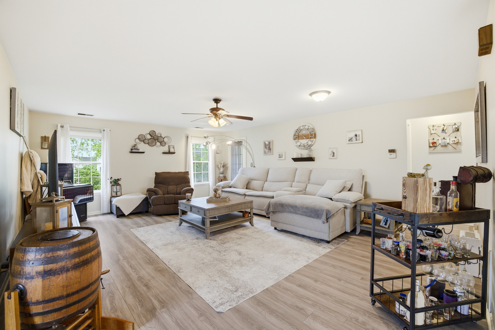 1441 GREENS Court #B, Glendale Heights, IL 60139