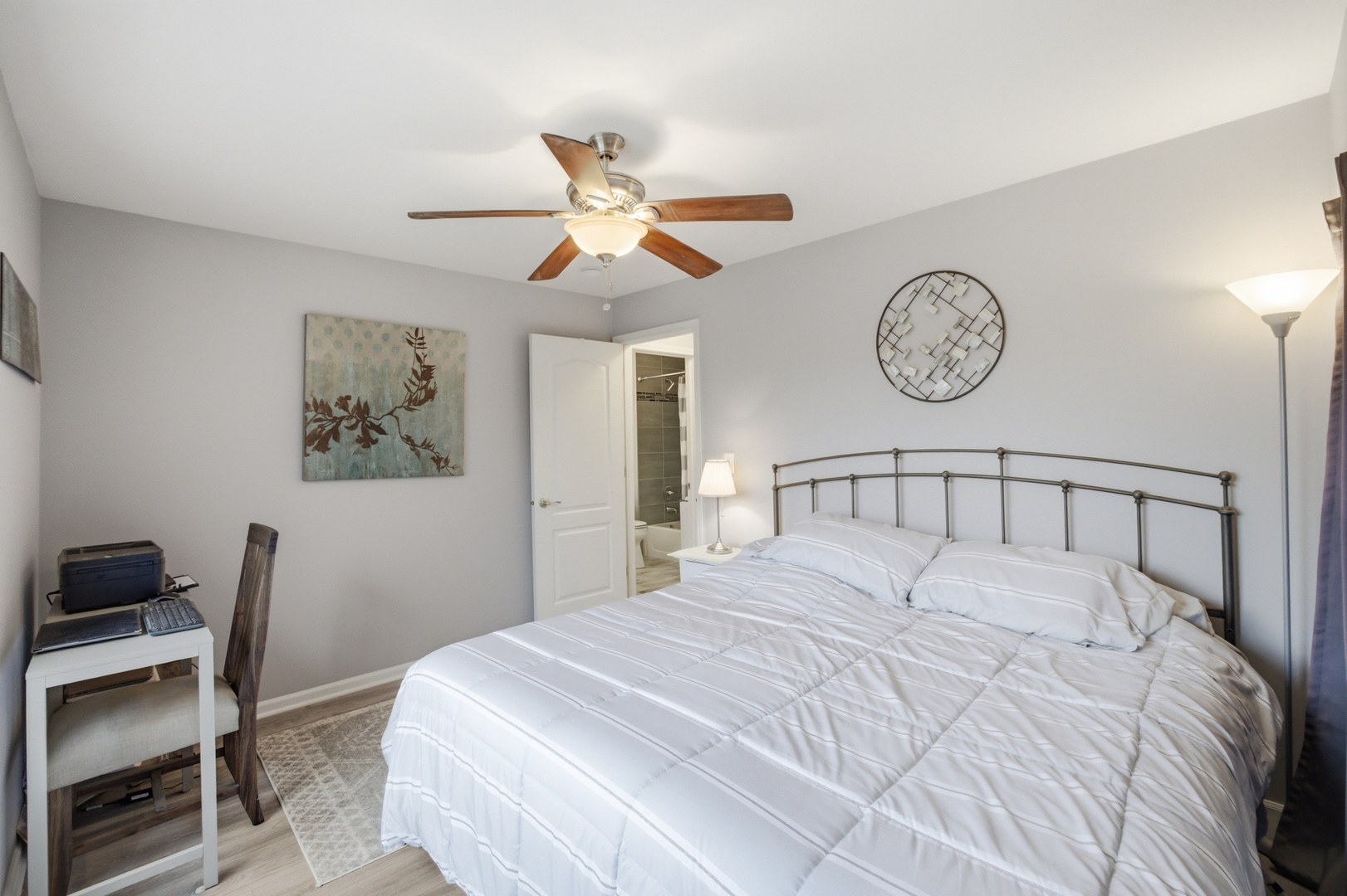 1441 GREENS Court #B, Glendale Heights, IL 60139