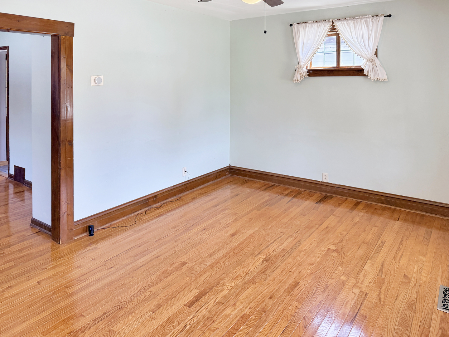 511 Chestnut Street, Waukegan, IL 60085