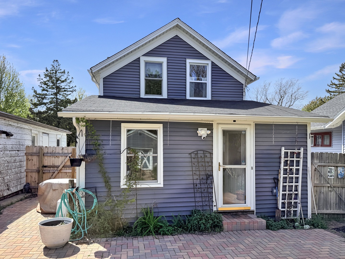 511 Chestnut Street, Waukegan, IL 60085