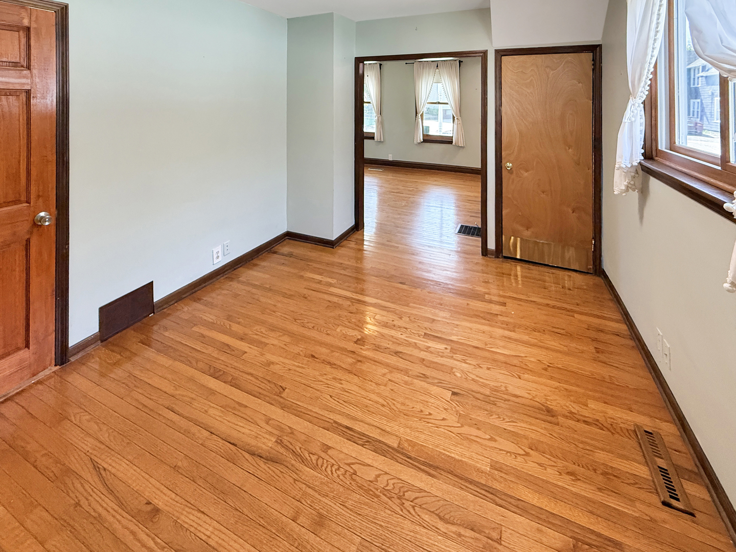 511 Chestnut Street, Waukegan, IL 60085