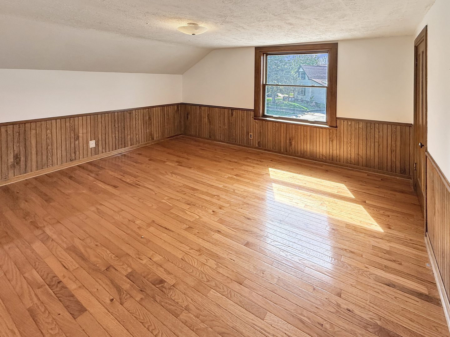 511 Chestnut Street, Waukegan, IL 60085
