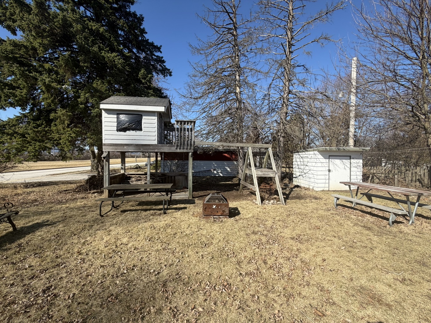 28 S Willow Way, North Aurora, IL 60542