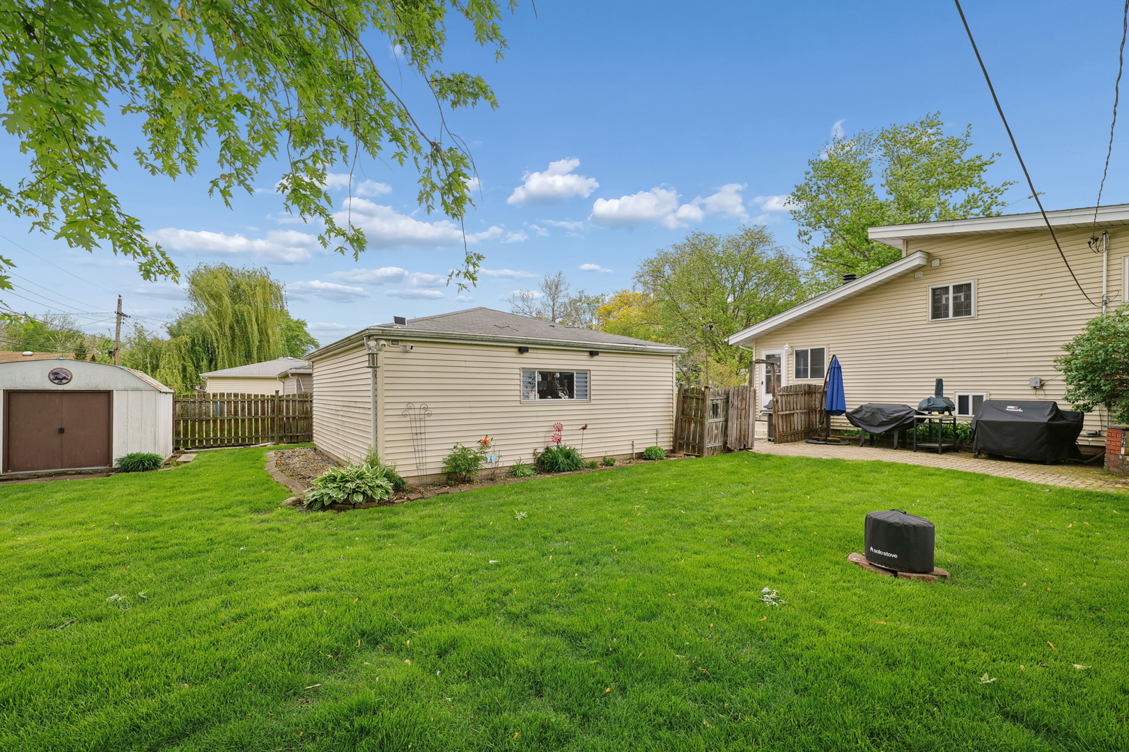 324 Mission Avenue, Villa Park, IL 60181
