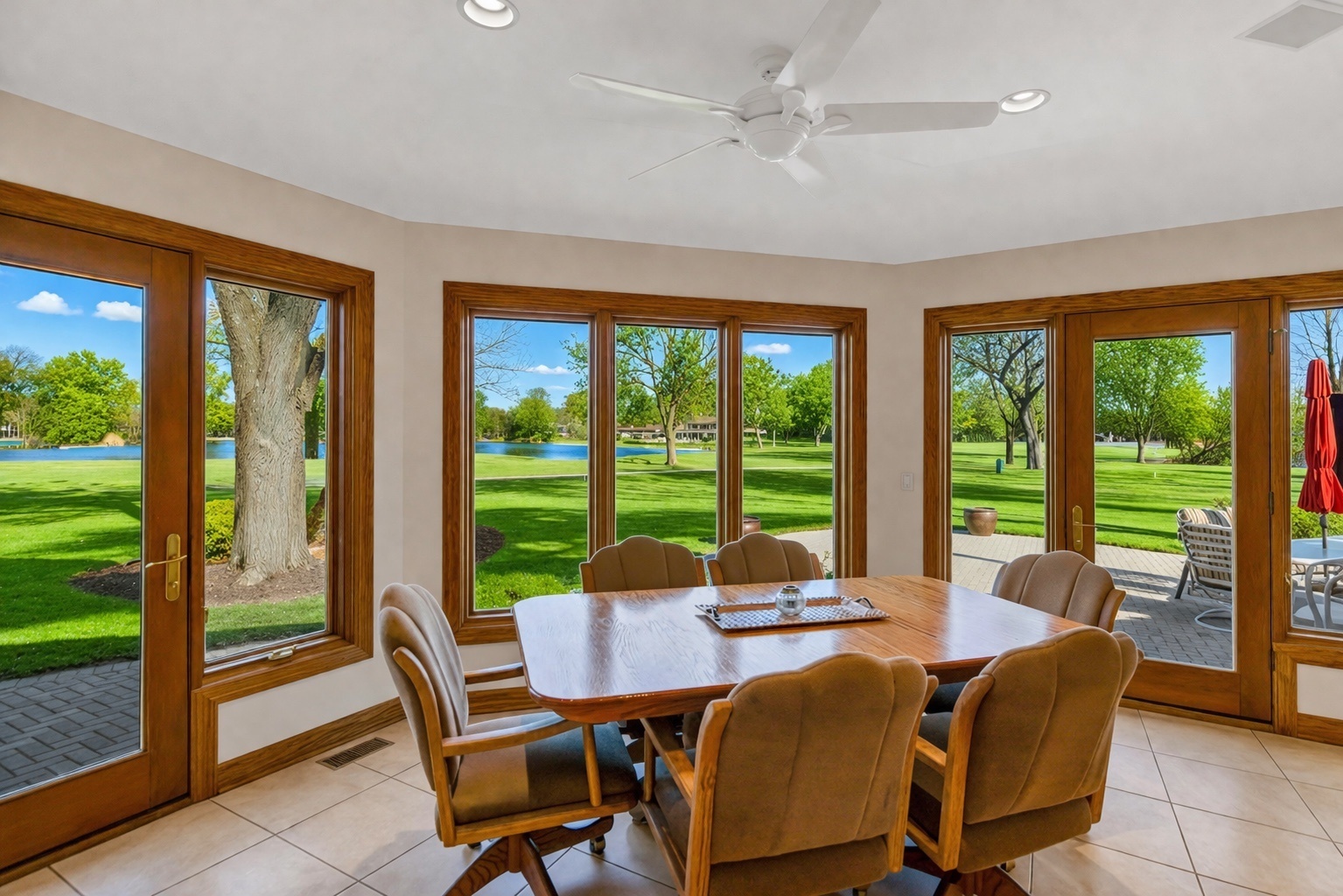 2321 Coach Road, Long Grove, IL 60047