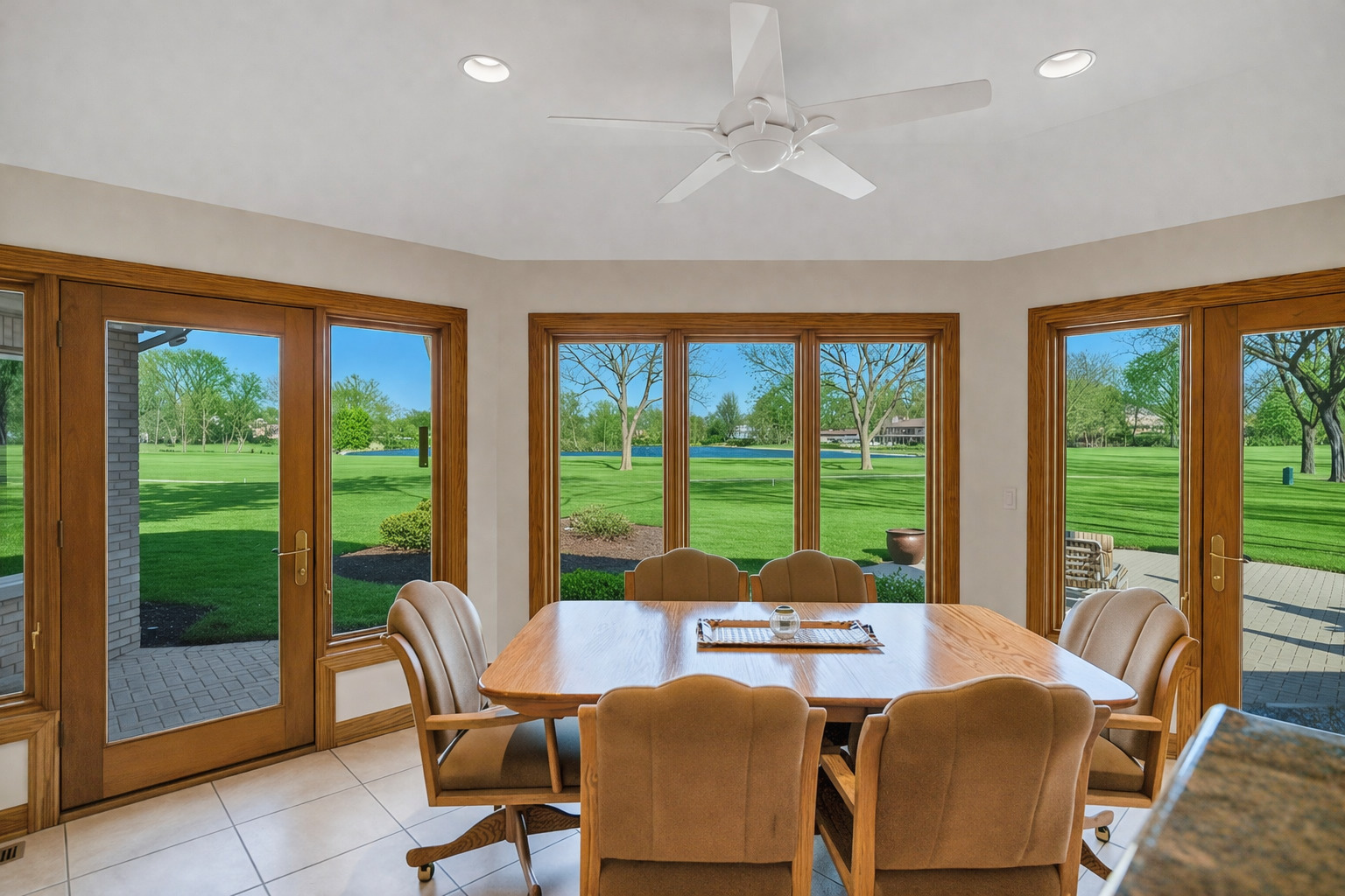 2321 Coach Road, Long Grove, IL 60047