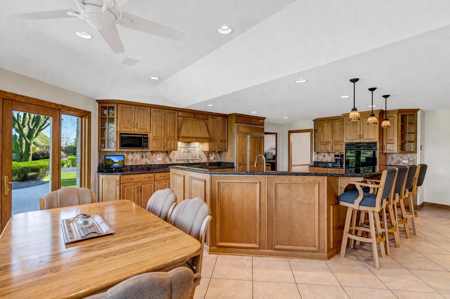 2321 Coach Road, Long Grove, IL 60047