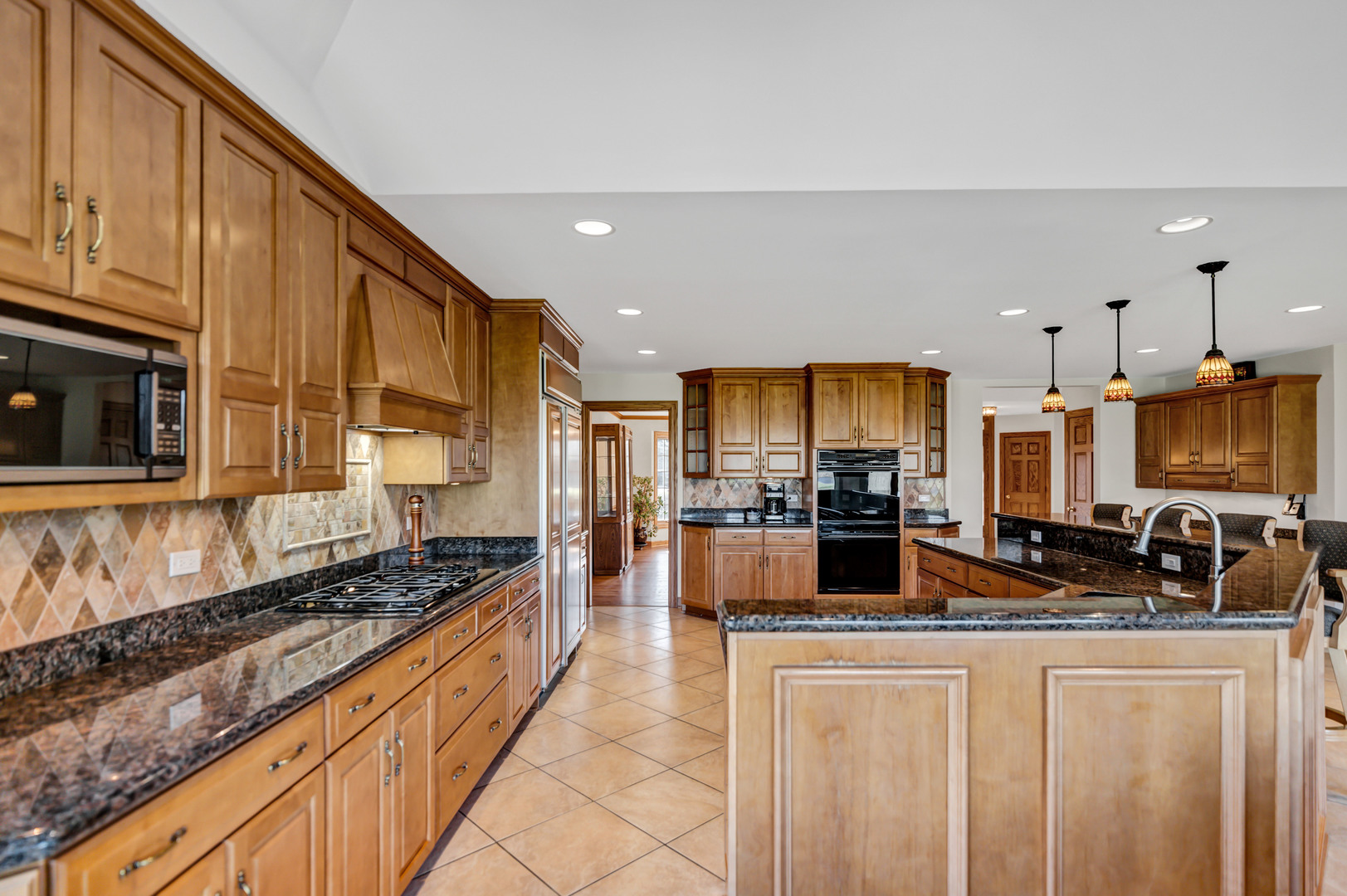 2321 Coach Road, Long Grove, IL 60047