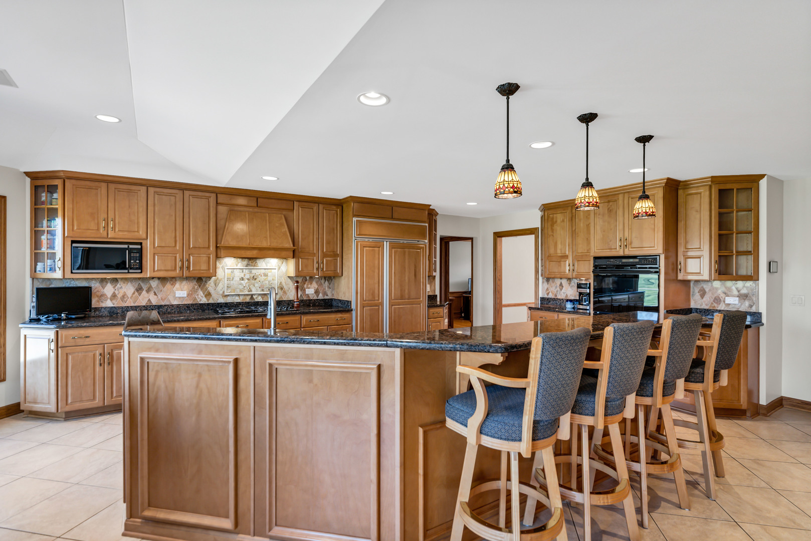 2321 Coach Road, Long Grove, IL 60047