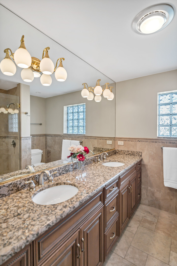 2321 Coach Road, Long Grove, IL 60047