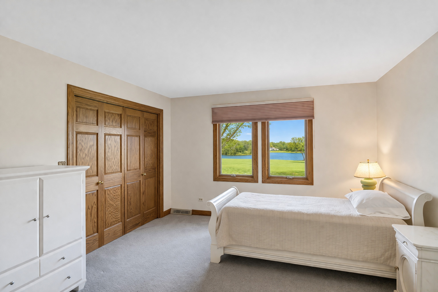 2321 Coach Road, Long Grove, IL 60047
