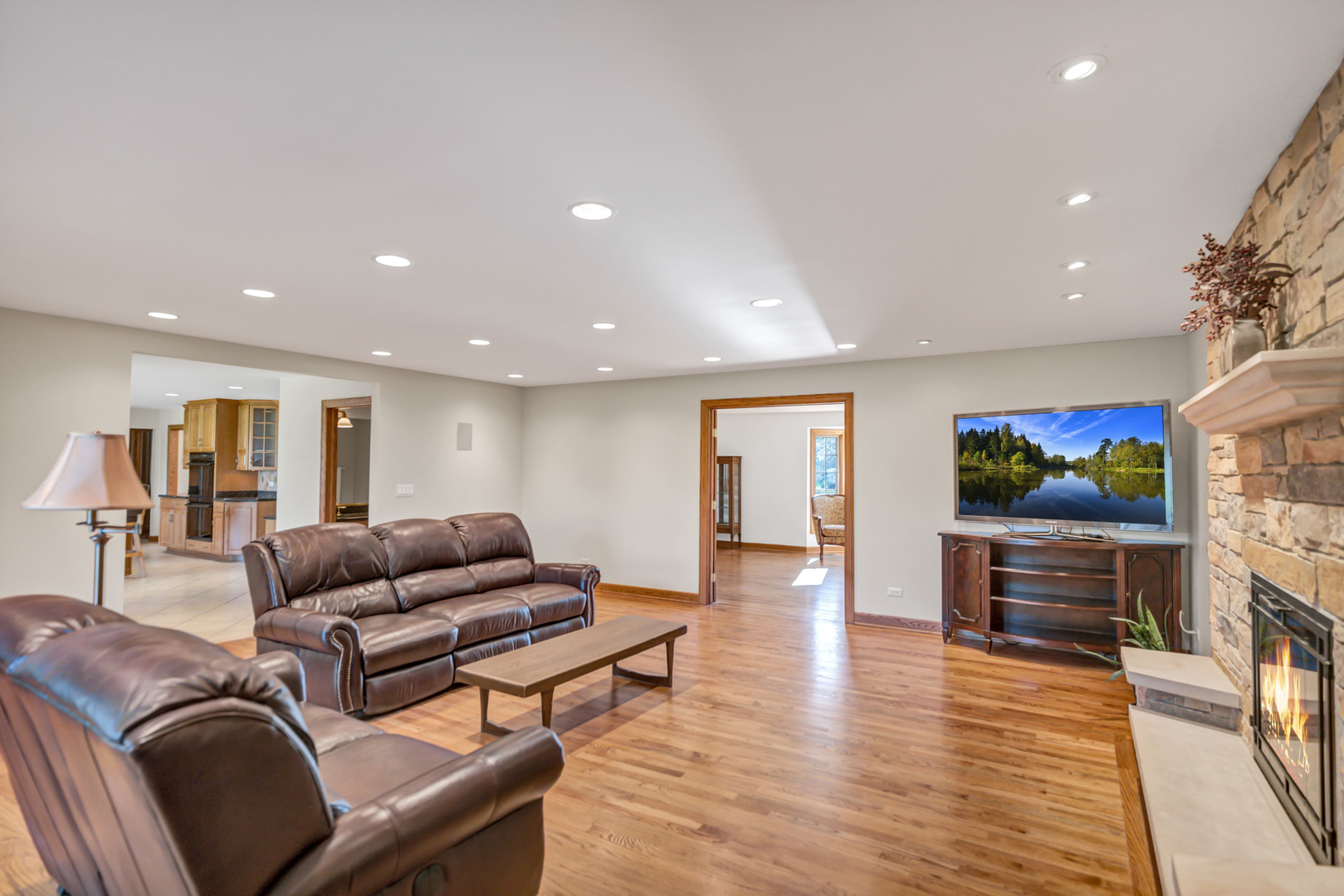 2321 Coach Road, Long Grove, IL 60047