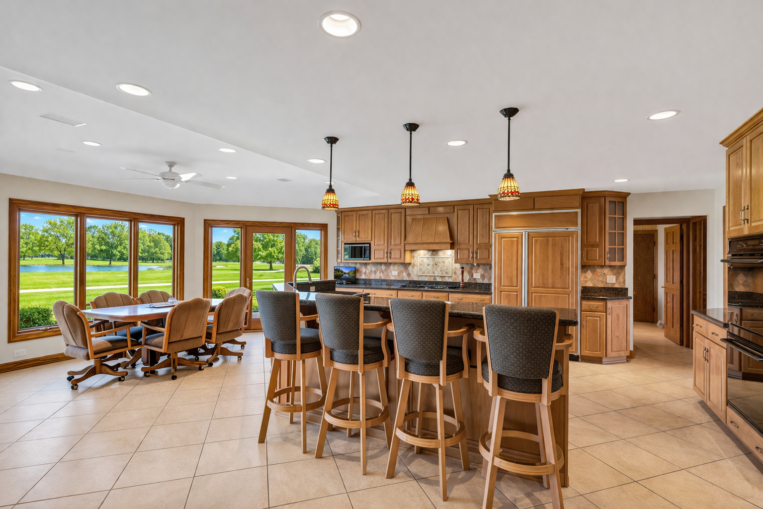 2321 Coach Road, Long Grove, IL 60047